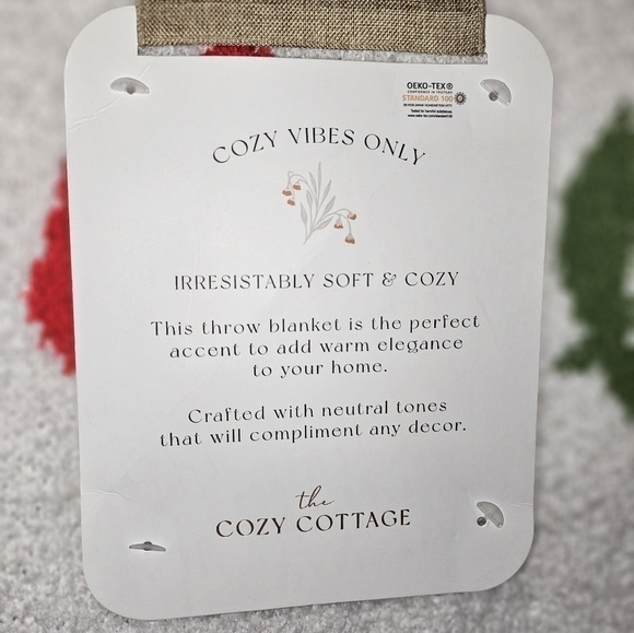 The cozy cottage cherry heart knitted throw - Picture 4 of 7